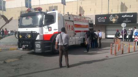 حادثه در سیتی سنتر اصفهان ده ها خودروی لوکس را تخریب و منجر به مصدومیت 8 تن شد